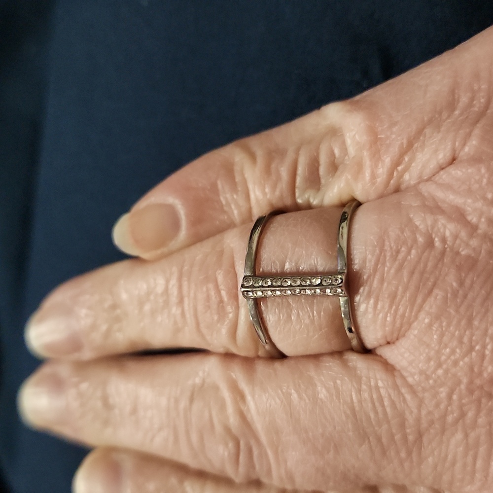 2 Silvertone Rings - Picture 7 of 7